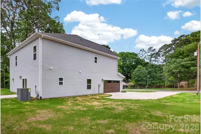 9006 Pinenoll Lane, Charlotte, NC 28215 - Photo 36