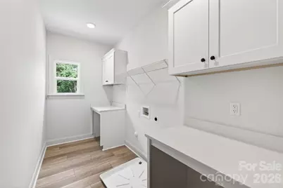9006 Pinenoll Lane, Charlotte, NC 28215 - Photo 32