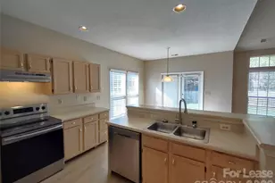1111 Land Grant Rd, Charlotte, NC 28217 - Photo 4