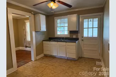 610 E 4th Avenue, Gastonia, NC 28054 - Photo 8