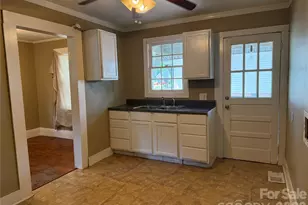 610 E 4th Ave, Gastonia, NC 28054 - Photo 8