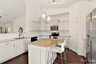 216 Austin Field Ct, Mount Holly, NC 28120 - Photo 2