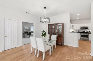 9920 Park Willow Dr, Charlotte, NC 28210 - Photo 8