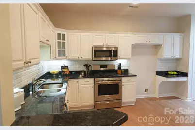 9920 Park Willow Drive, Charlotte, NC 28210 - Photo 14