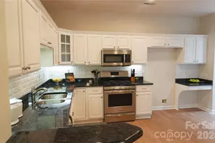 9920 Park Willow Dr, Charlotte, NC 28210 - Photo 14