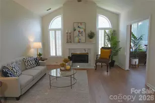 9920 Park Willow Dr, Charlotte, NC 28210 - Photo 6