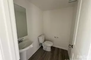 211 E 8th Ave, Gastonia, NC 28054 - Photo 10
