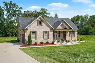 188 Fairhaven Dr, Salisbury, NC 28146 - Photo 2