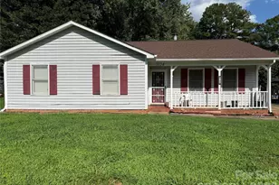 5124 Poplar Springs Dr, Charlotte, NC 28269 - Photo 2