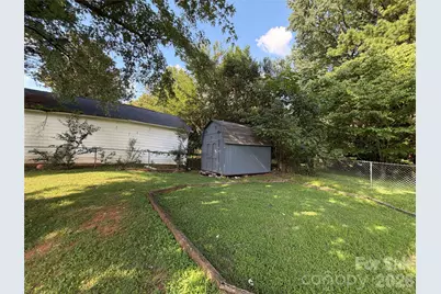 5124 Poplar Springs Drive, Charlotte, NC 28269 - Photo 8