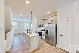 3640 Spencer St, Charlotte, NC 28205 - Photo 2
