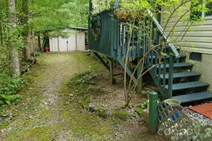 253 Royalwood Dr, Zirconia, NC 28790 - Photo 32