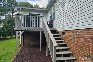 306 Gardner Point Dr, Stoney Point, NC 28678 - Photo 4