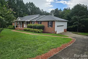 306 Gardner Point Dr, Stoney Point, NC 28678 - Photo 2