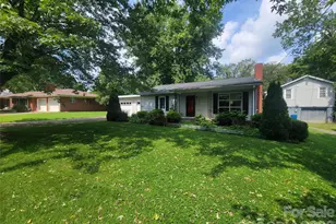 678 Brown Ave, Waynesville, NC 28786 - Photo 2