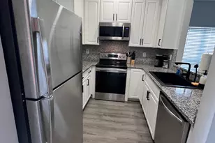 6431 Mallard View Ln, Charlotte, NC 28269 - Photo 8