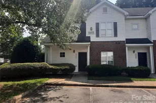 6431 Mallard View Ln, Charlotte, NC 28269 - Photo 2