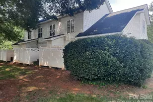 6431 Mallard View Ln, Charlotte, NC 28269 - Photo 4