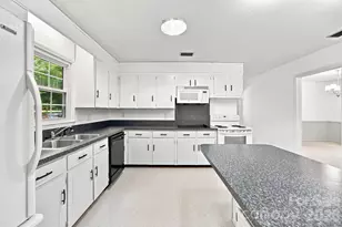 1045 S Magnolia St, Mooresville, NC 28115 - Photo 16