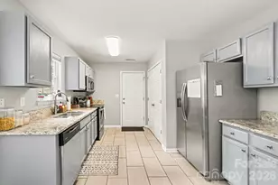 4732 Grasset Ave, Charlotte, NC 28269 - Photo 8