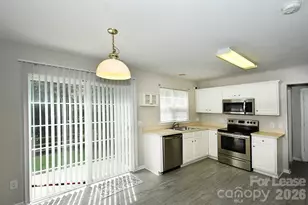 8715 Challenger Dr, Charlotte, NC 28213 - Photo 2