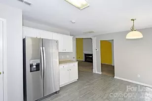 8715 Challenger Dr, Charlotte, NC 28213 - Photo 4