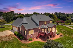 1338 Willow Creek Dr, Newton, NC 28658 - Photo 2