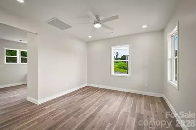 100 Gardner Street, Hickory, NC 28601 - Photo 6