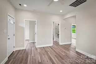 100 Gardner St, Hickory, NC 28601 - Photo 8