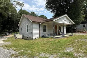 2518 Crescent Ln, Gastonia, NC 28052 - Photo 4