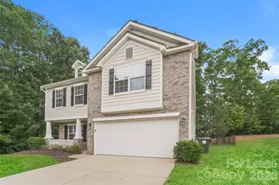 2028 Misty Rose Lane, Charlotte, NC 28216 - Photo 2