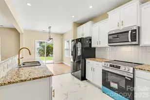 6814 Barefoot Forest Dr, Charlotte, NC 28269 - Photo 8