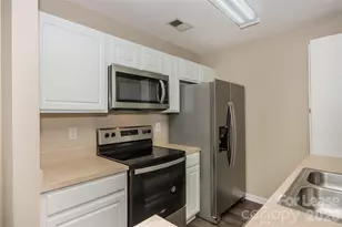 2170 Wexford Way, Statesville, NC 28625 - Photo 4