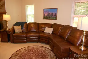 4002 Trehurst Ct, Charlotte, NC 28269 - Photo 10