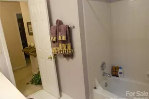 4002 Trehurst Ct, Charlotte, NC 28269 - Photo 22