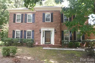 4002 Trehurst Ct, Charlotte, NC 28269 - Photo 2