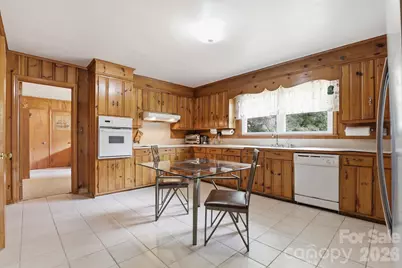 2613 26th Avenue NE, Hickory, NC 28601 - Photo 18