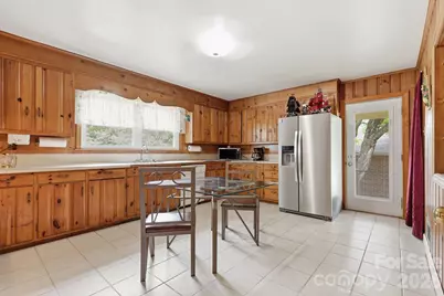 2613 26th Avenue NE, Hickory, NC 28601 - Photo 16