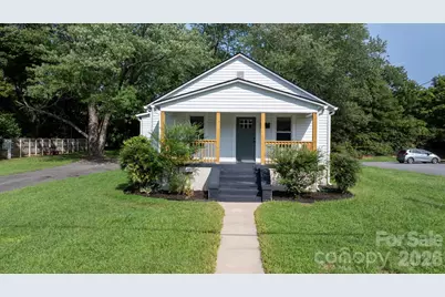 1320 14th Street Drive NE, Hickory, NC 28601 - Photo 1