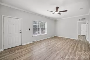 303 Hardin Cir, Grover, NC 28073 - Photo 4