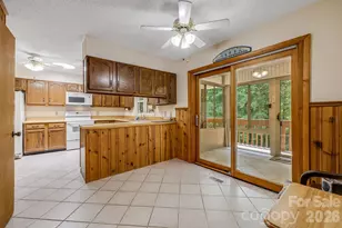 11 E Ridgeway Dr, Weaverville, NC 28787 - Photo 10