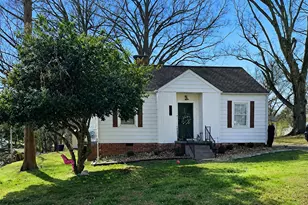 506 S Cedar St, Lincolnton, NC 28092 - Photo 1