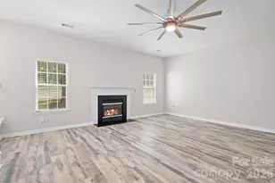 19300 Kanawha Dr, Cornelius, NC 28031 - Photo 14