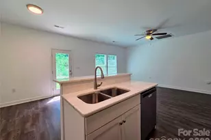 1121 Cleveland Ave, Gastonia, NC 28052 - Photo 6