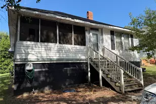 77 Franklin St, Wadesboro, NC 28170 - Photo 2