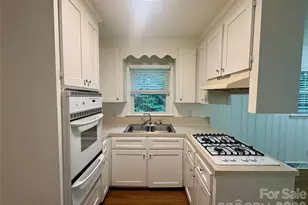 109 Holly Dr, Mount Holly, NC 28120 - Photo 6