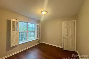5517 Brook Falls Ct, Charlotte, NC 28269 - Photo 36