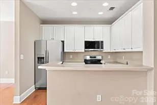 400 N Church St, Charlotte, NC 28202 - Photo 16