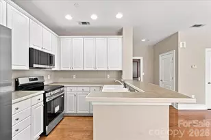 400 N Church St, Charlotte, NC 28202 - Photo 18
