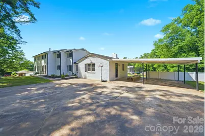 701 E Iowa Avenue, Bessemer City, NC 28016 - Photo 2